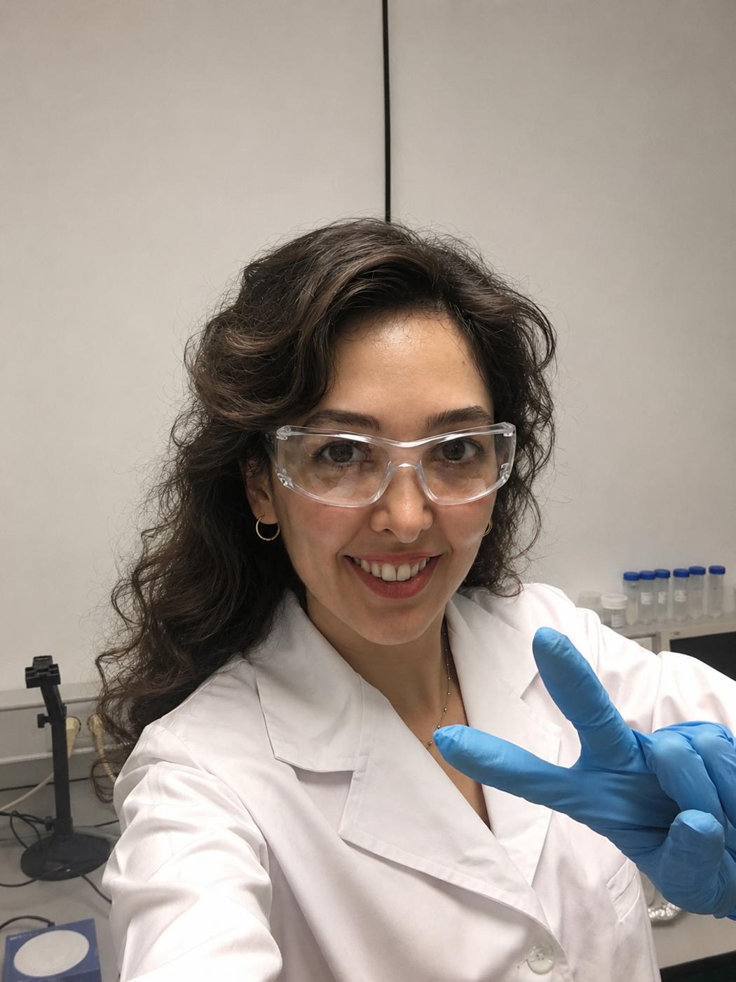 Investigadora de iLerlab en el laboratorio